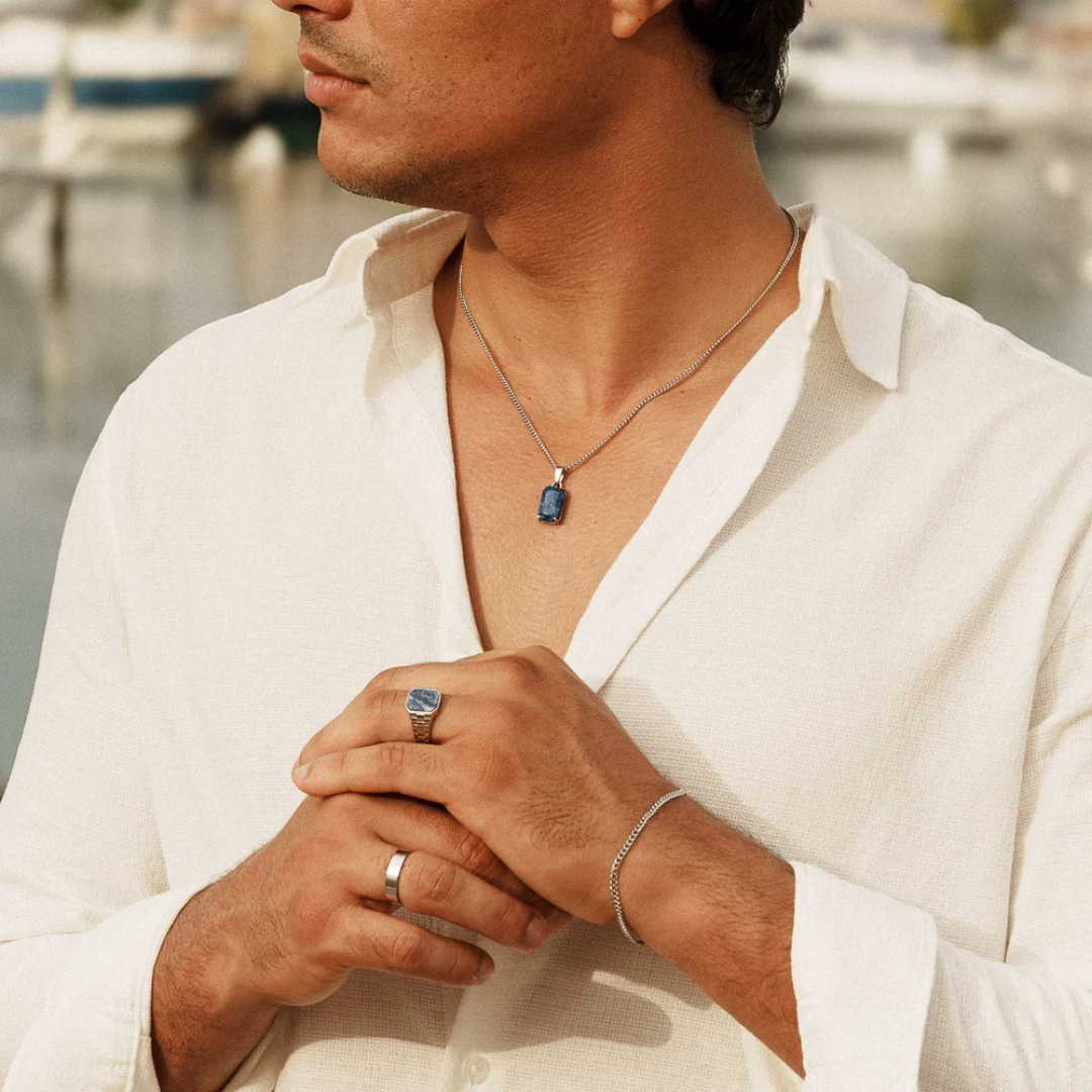 AV | The Royale Pendant Silver