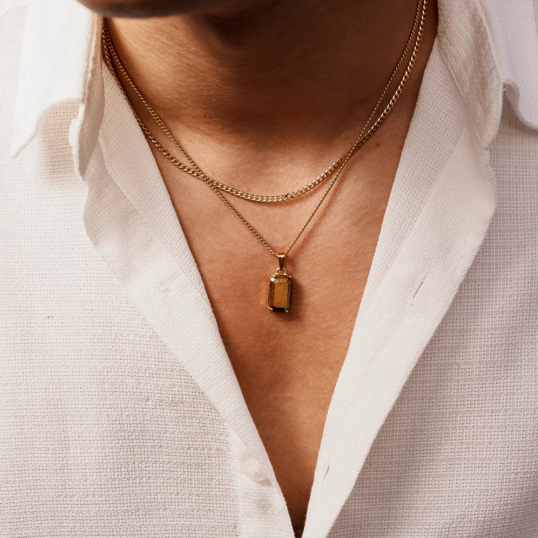 AV | The Legacy Pendant Gold