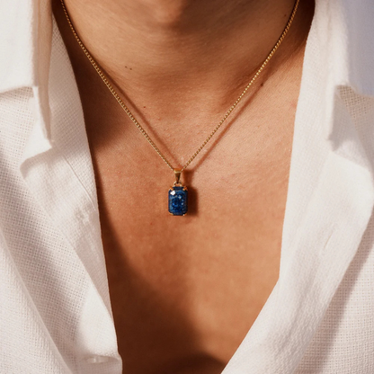 AV | The Royale Pendant Gold