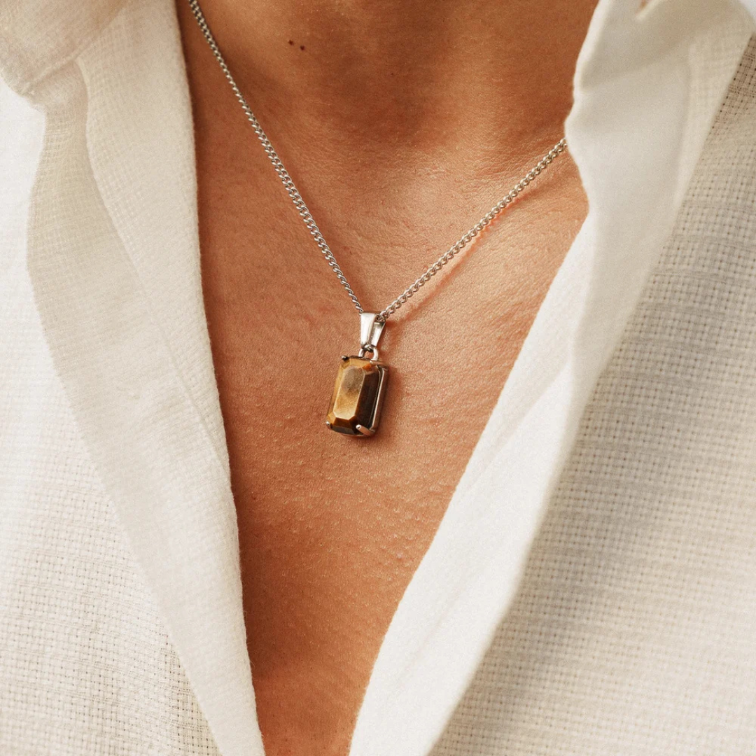 AV | The Legacy Pendant Silver
