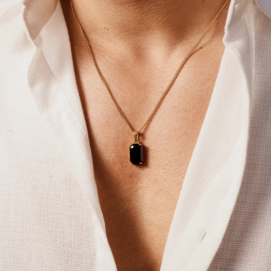 AV | The Midnight Pendant Gold