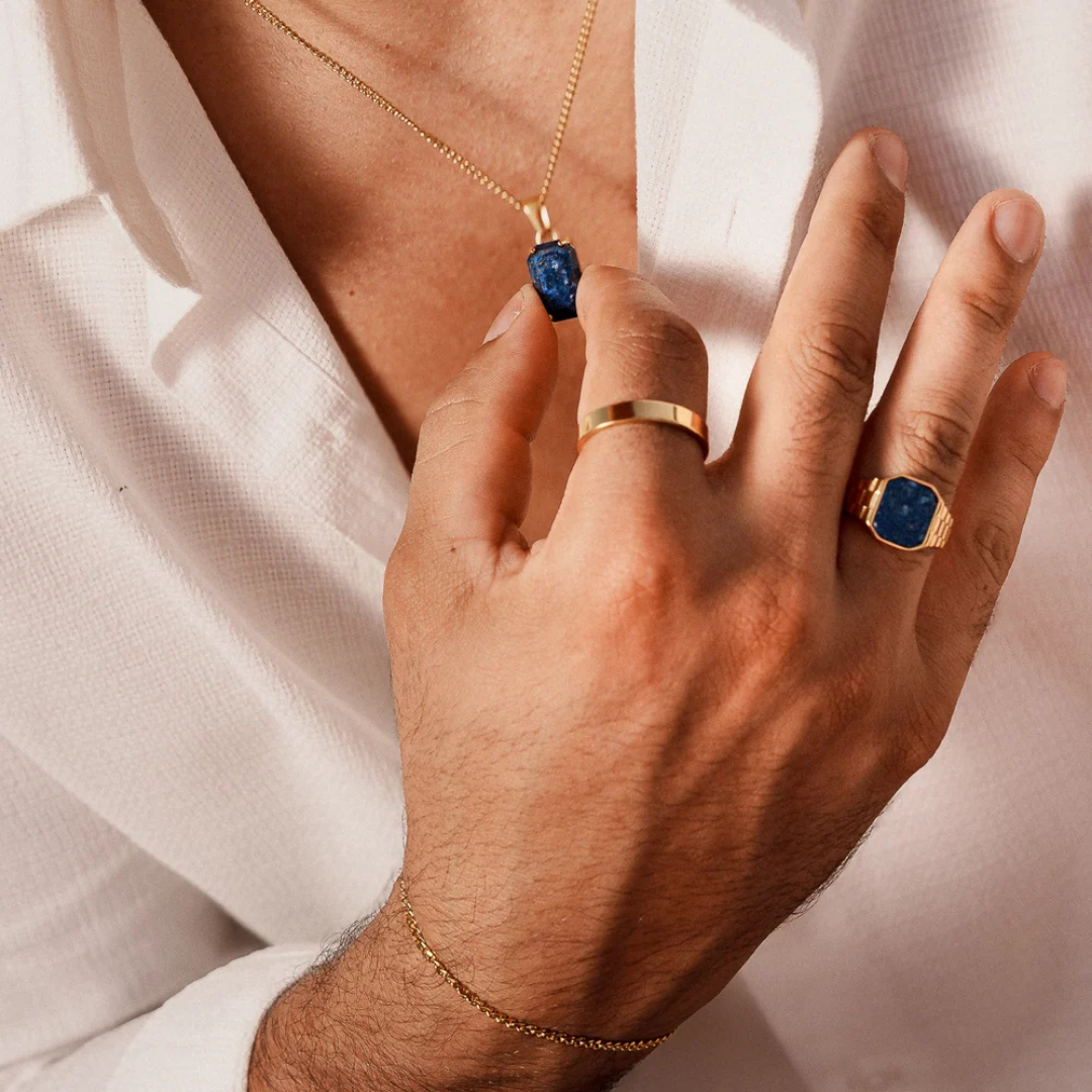 AV | The Royale Pendant Gold