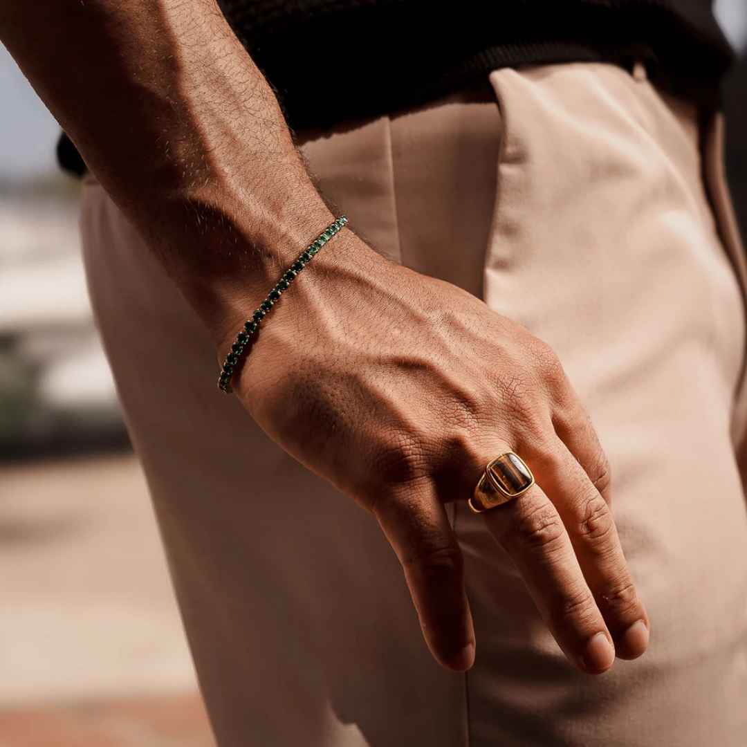 AV | Elite Green Tennis Bracelet (Gold)