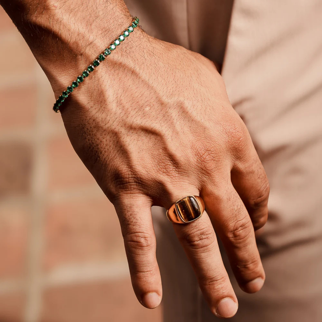 AV | Elite Green Tennis Bracelet (Gold)